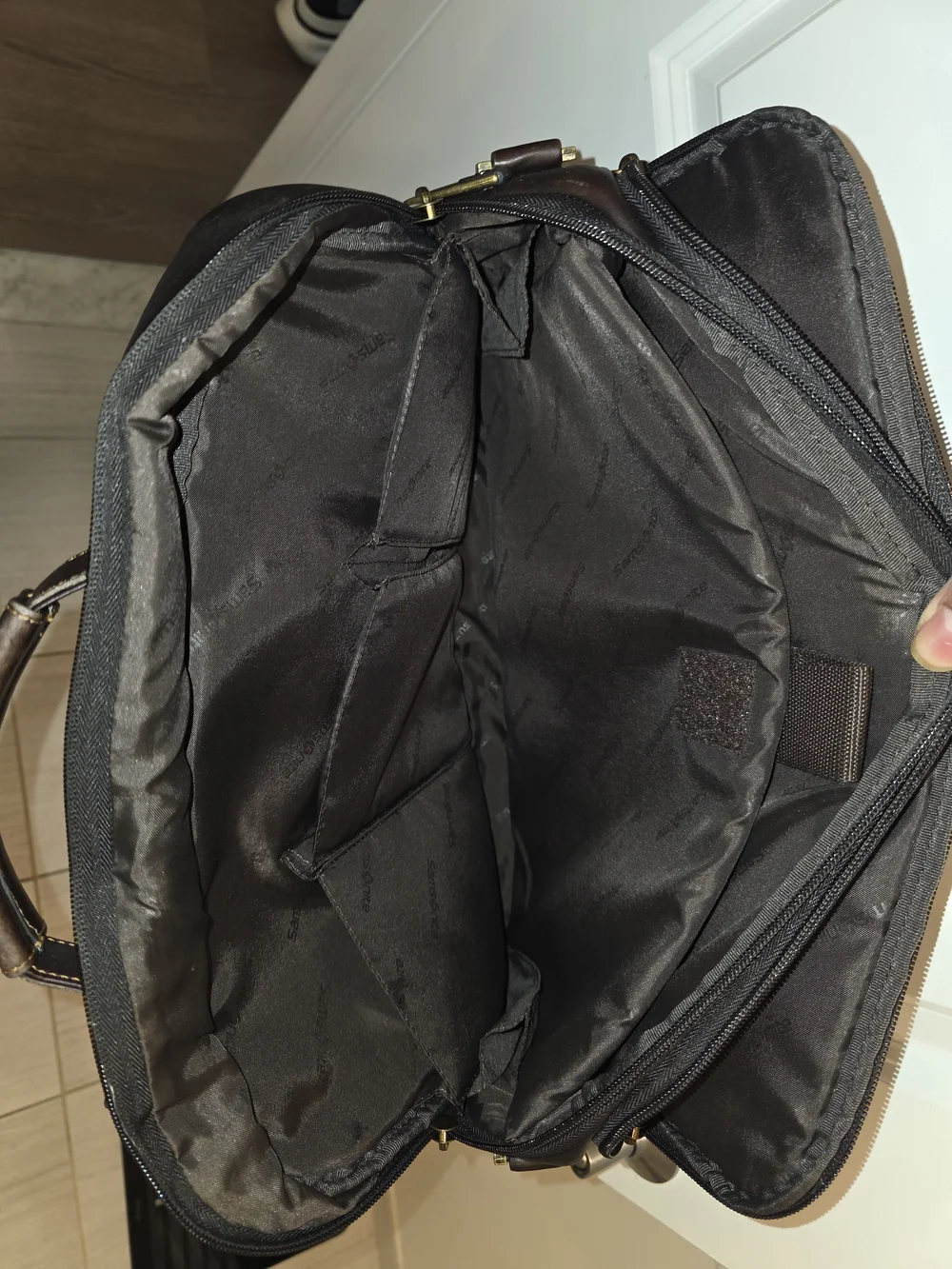 Samsonite 💼 dark